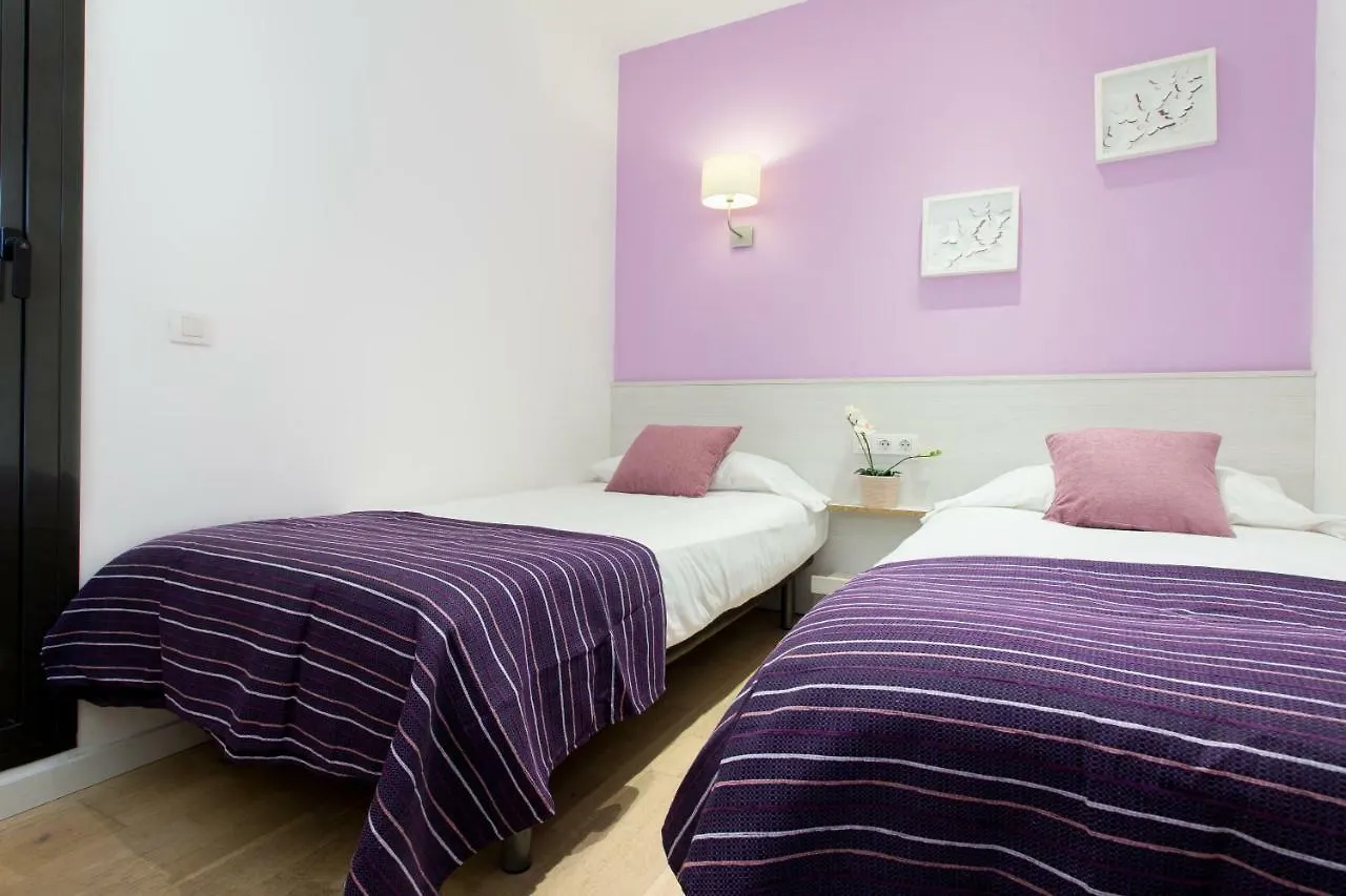 Friendly Rentals Estrella Barcelona 0*,  Spain